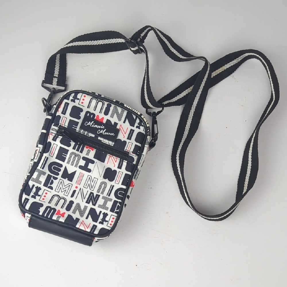DISNEY Bioworld Minnie Mouse Crossbody Purse Bag